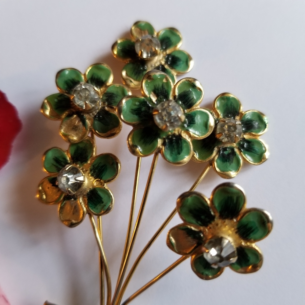 Relisted- vintage green flower bouquet brooch enamel gold tone floral pin - Picture 2 of 12